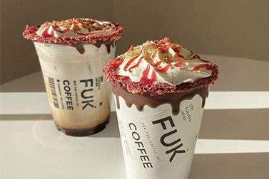 ピスタチオベリーラテ